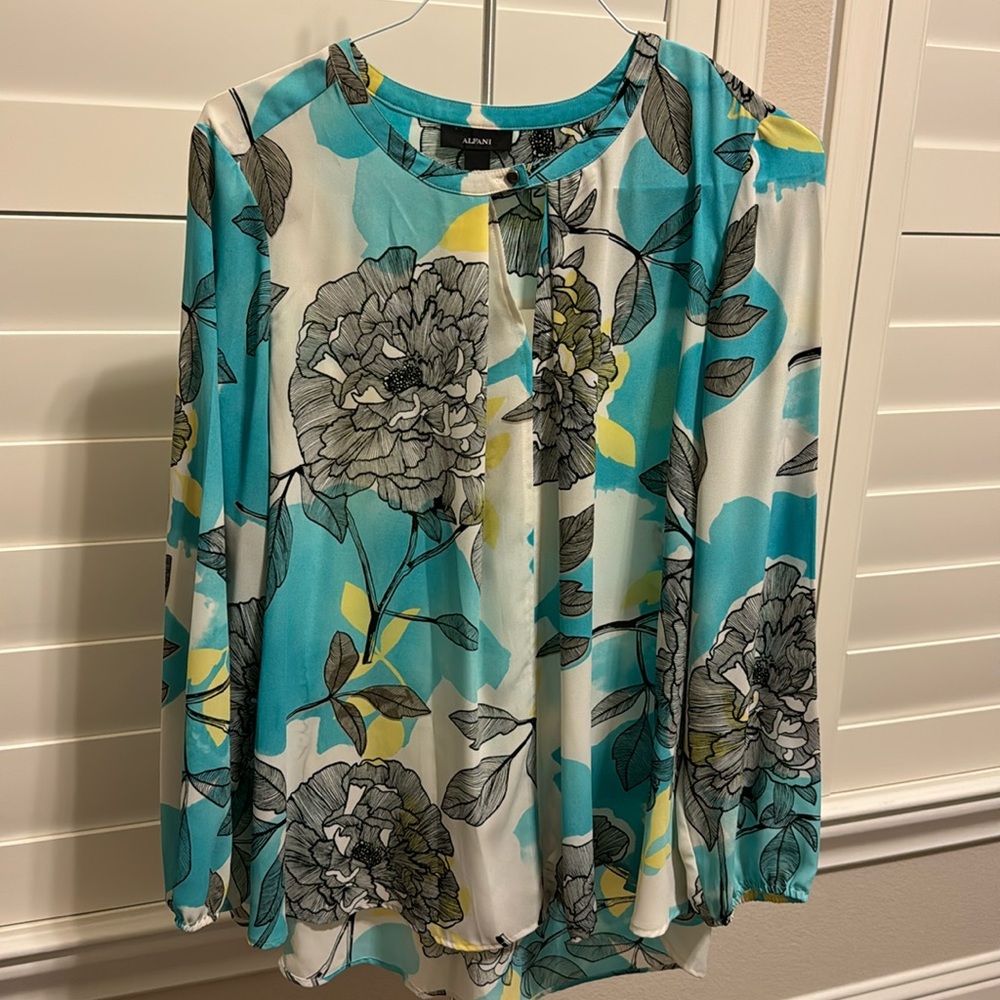 Alfani floral blouse Size 14. 100% polyester. Long sleeve. Like new.